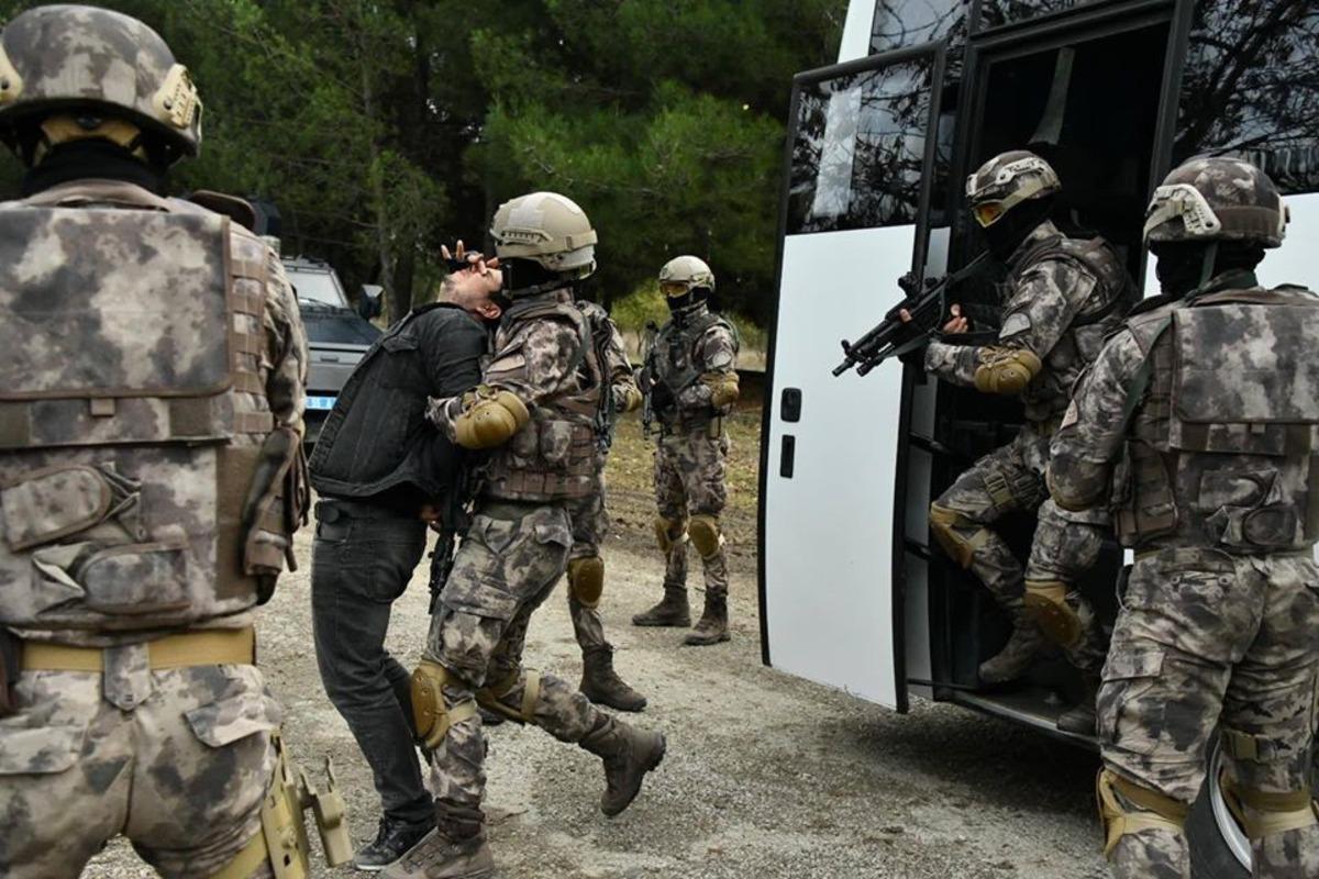 &Ouml;zel harekattan nefes kesen tatbikat