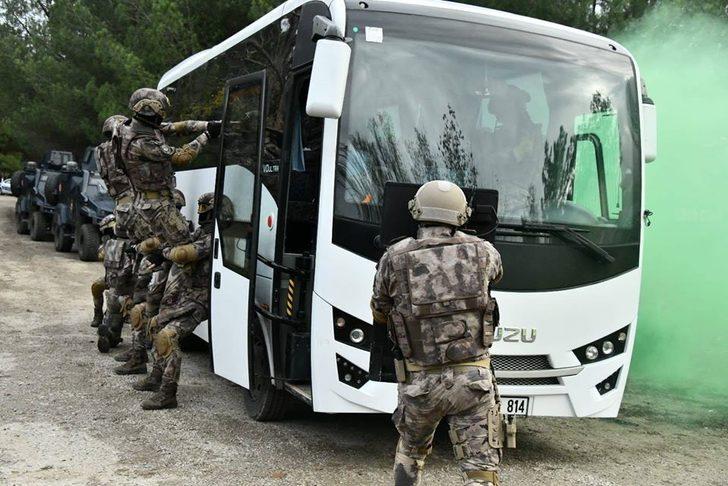 Özel harekattan nefes kesen tatbikat G2