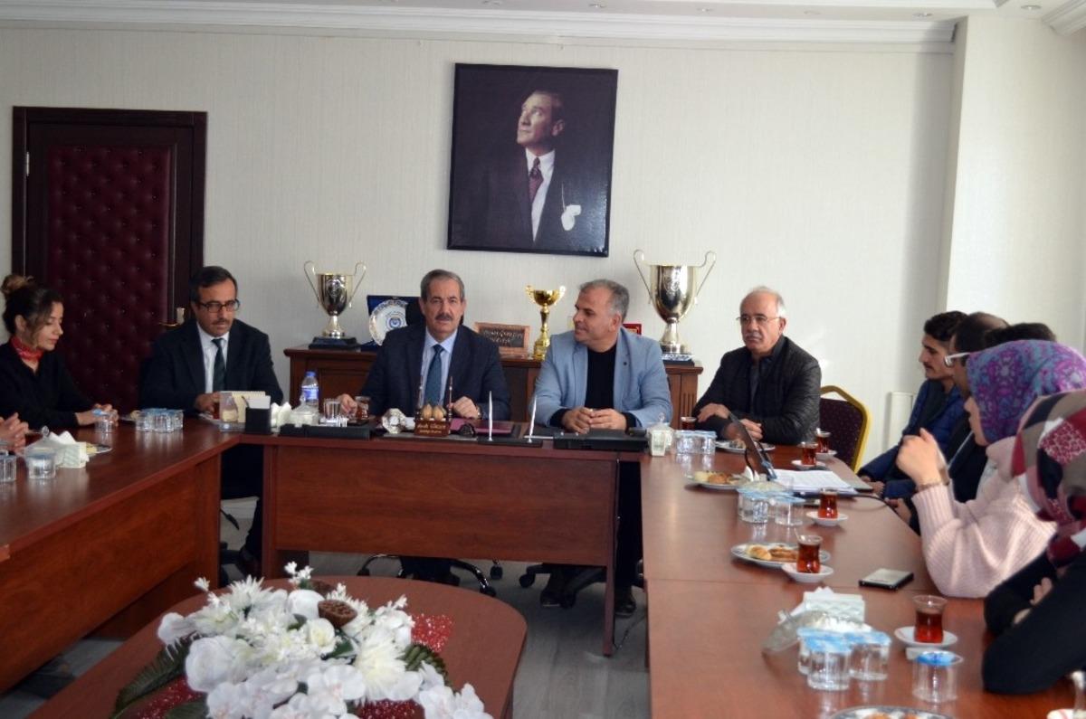 Başkan G&uuml;rsoy, KYK yurtlarında kalan &ouml;ğrencilerini ağırladı