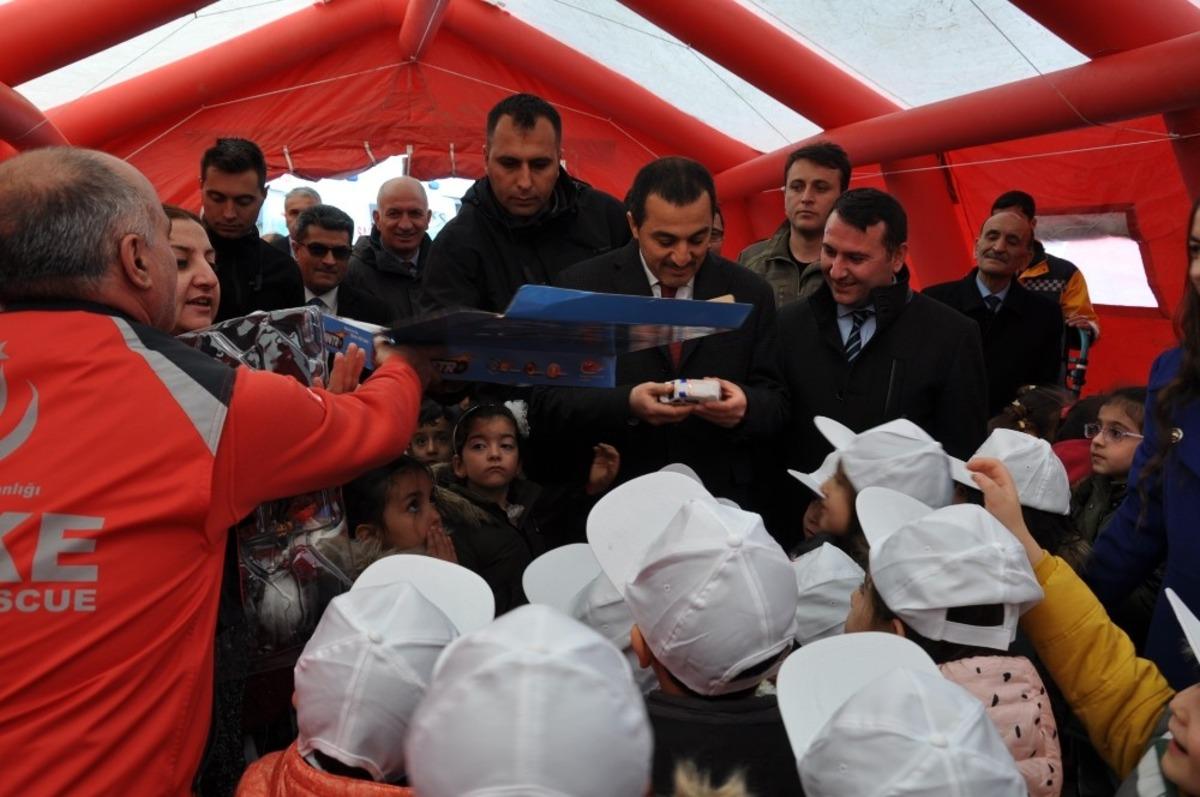 Kars&rsquo;ta 112 Acil &Ccedil;ağrı Merkezi&rsquo;ne gelen &ccedil;ağrıların y&uuml;zde 93&rsquo;&uuml; asılsız!