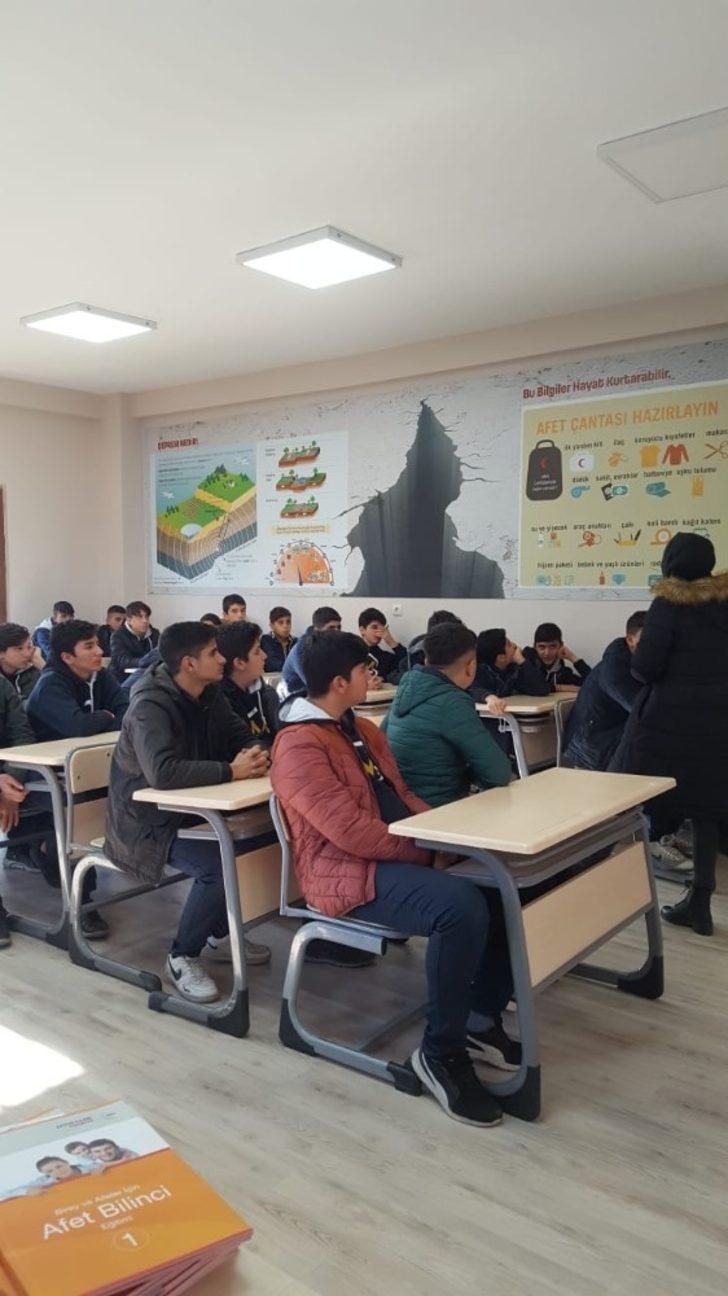 Öğrenciler depremi eğlenerek öğrendi G4