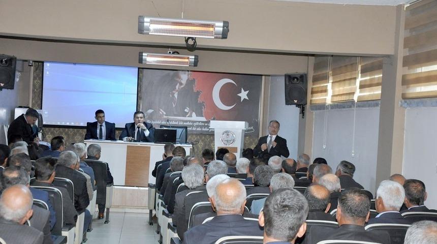 Besni&rsquo;de muhtarlar toplantısı yapıldı