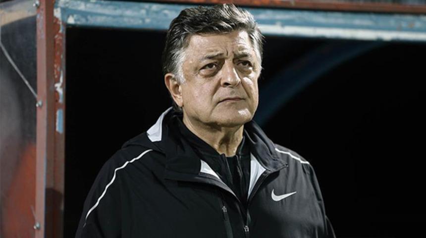 Yılmaz Vural: Bir milli takımla g&ouml;r&uuml;ş&uuml;yorum