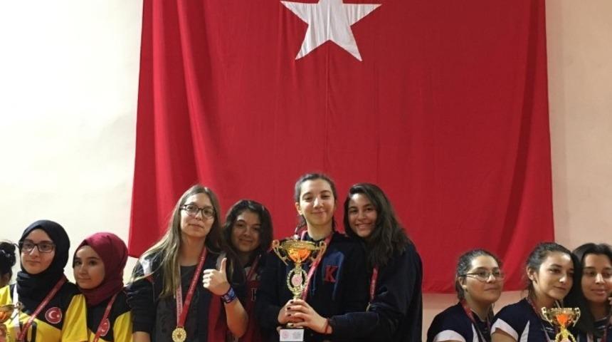 TED&rsquo;in prensesleri masa tenisinde şampiyon