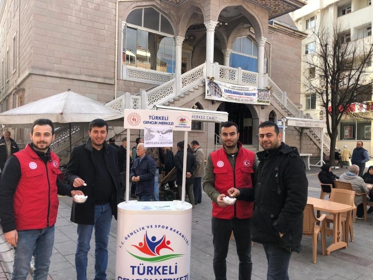 T&uuml;rkeli&rsquo;de vatandaşlara Mevlana şekeri dağıtıldı