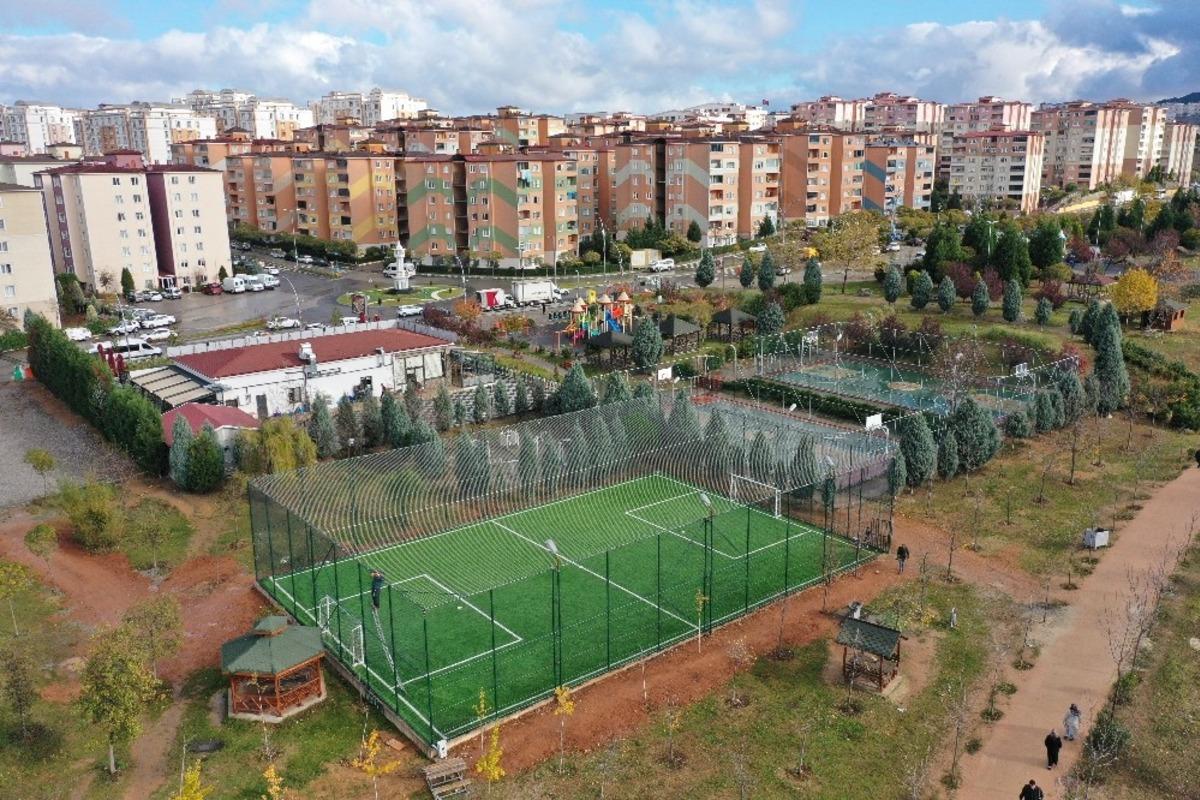&Ccedil;ayırovalı &ccedil;ocukların halı saha hayali ger&ccedil;ek oldu
