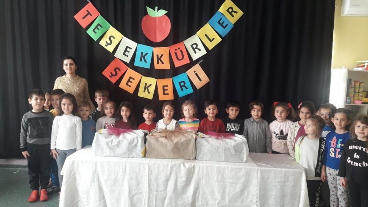Isparta&rsquo;daki miniklerden Kocaeli&rsquo;deki kardeşlerine hediye