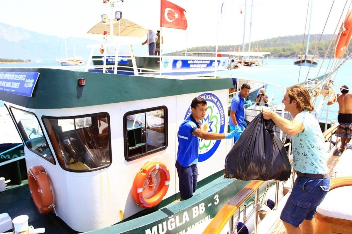 Teknelerden 1 milyon 650 bin kilogram &ccedil;&ouml;p toplandı