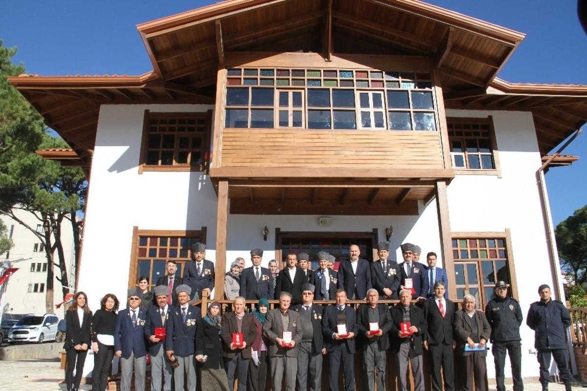 Kuyucak&rsquo;ta gazilere madalyaları verildi