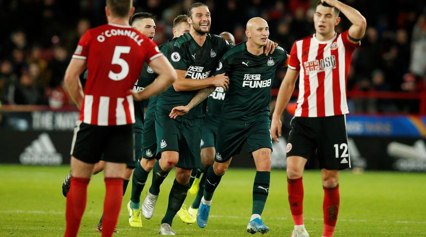 Premier Lig'de VAR kararı olay çıkarttı!