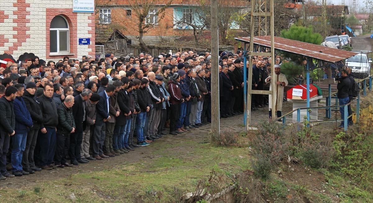 Uyardığı avcılar tarafından vurulan saha bek&ccedil;isi son yolculuğuna uğurlandı