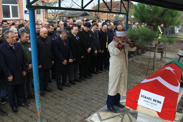 Uyardığı avcılar tarafından vurulan saha bekçisi son yolculuğuna uğurlandı G2
