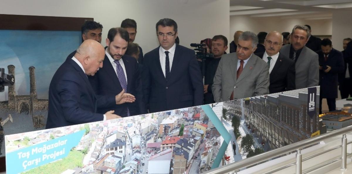 Bakan Albayrak&rsquo;tan B&uuml;y&uuml;kşehir Belediyesi&rsquo;ne ziyaret