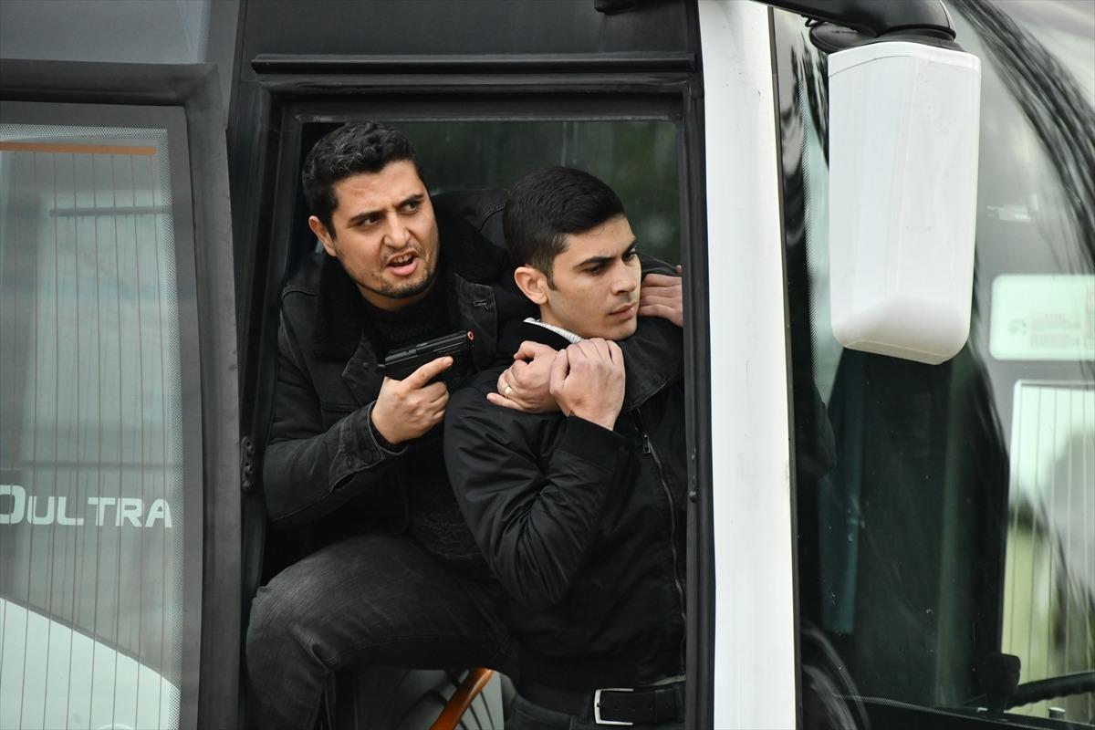 Samsun'da polis, otob&uuml;s ka&ccedil;ırma ve rehine kurtarma tatbikatı yaptı