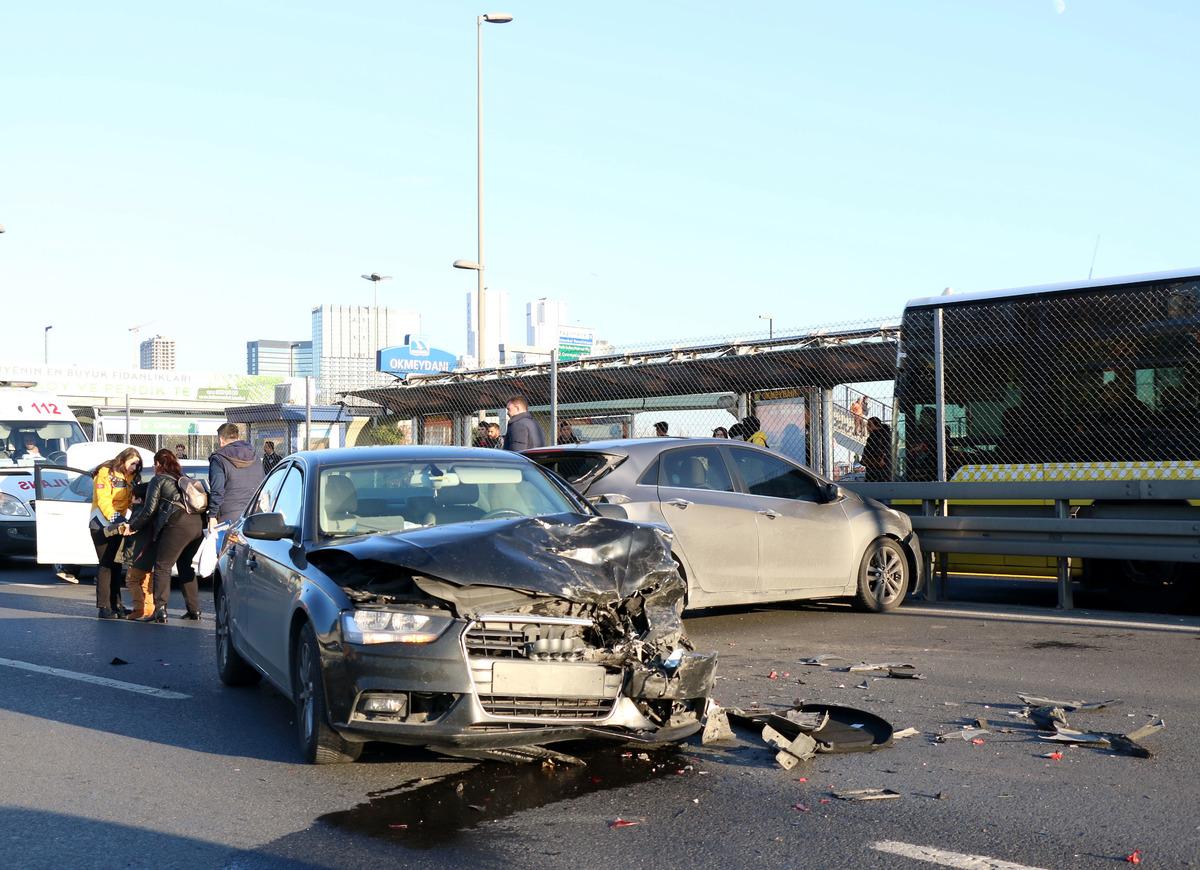 Okmeydanı &nbsp;D-100'de kaza; trafikte yoğunluk&nbsp;