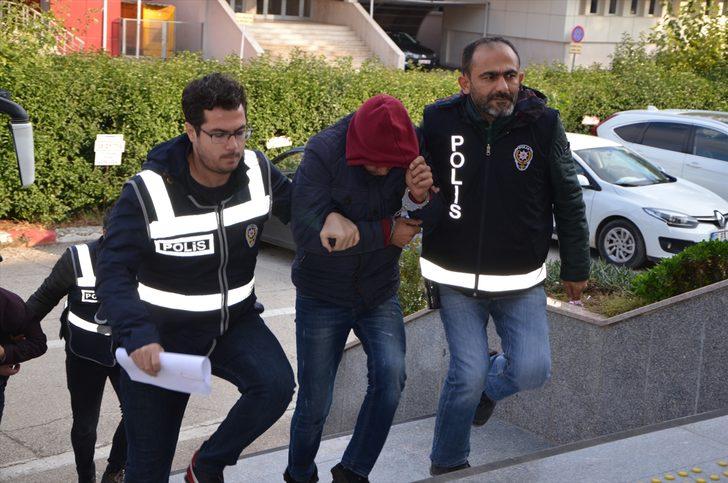 Adana'daki uyuşturucu operasyonunda gözaltına alınan 16 zanlıdan 3'ü tutuklandı G3