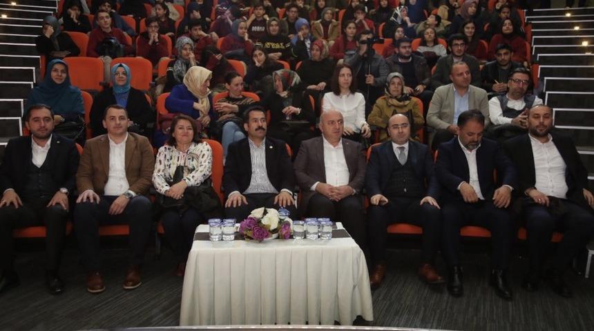 Milletvekili Yaman, Darıca&rsquo;da gen&ccedil;lerle buluştu