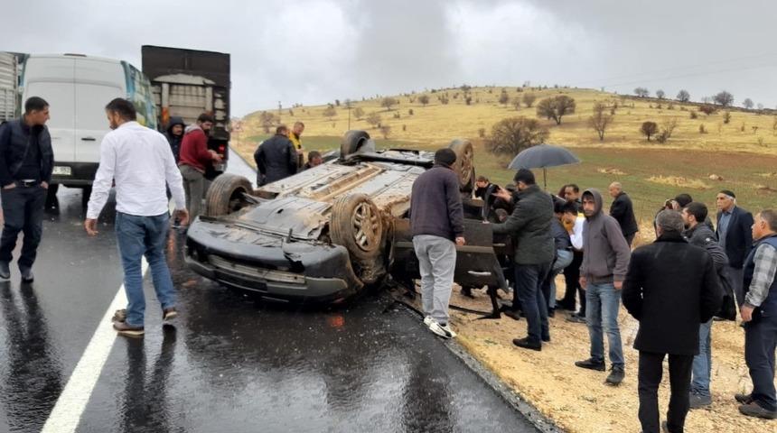 Mardin&rsquo;de trafik kazası: 1&rsquo;i ağır 4 yaralı