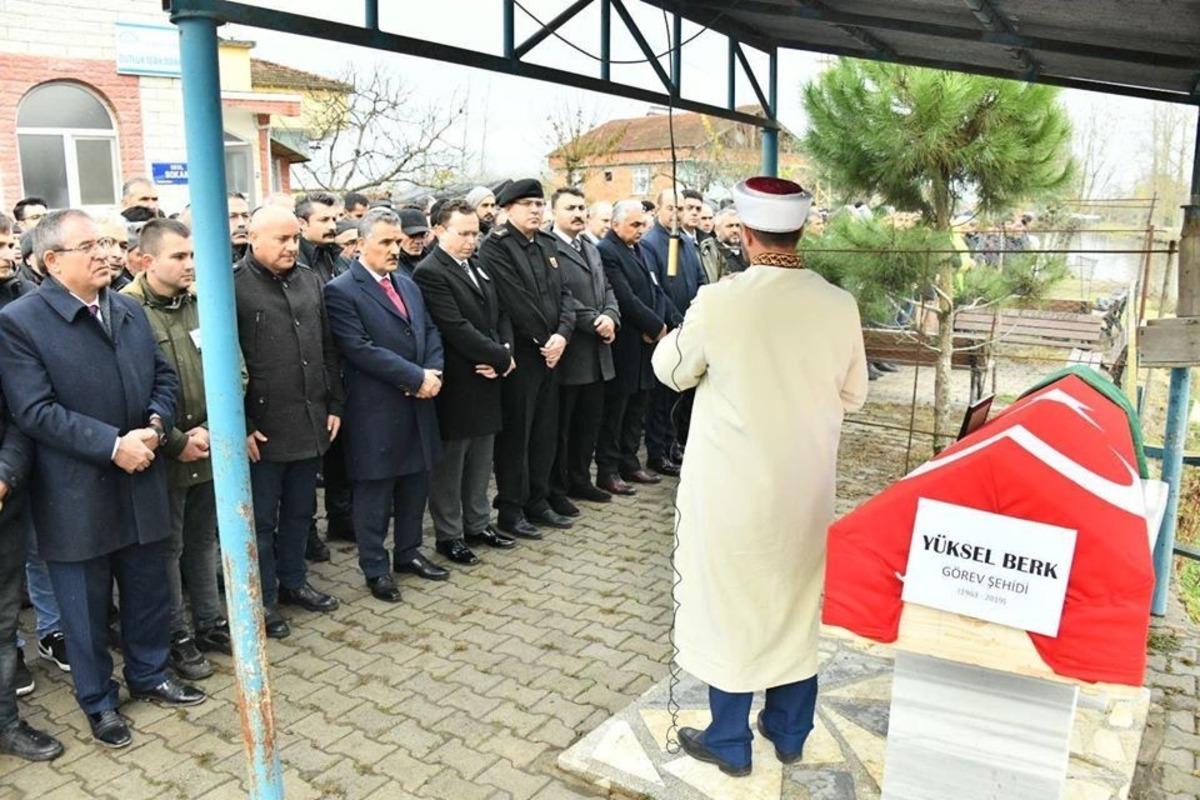 Saha bek&ccedil;isi cinayetine 3 g&ouml;zaltı