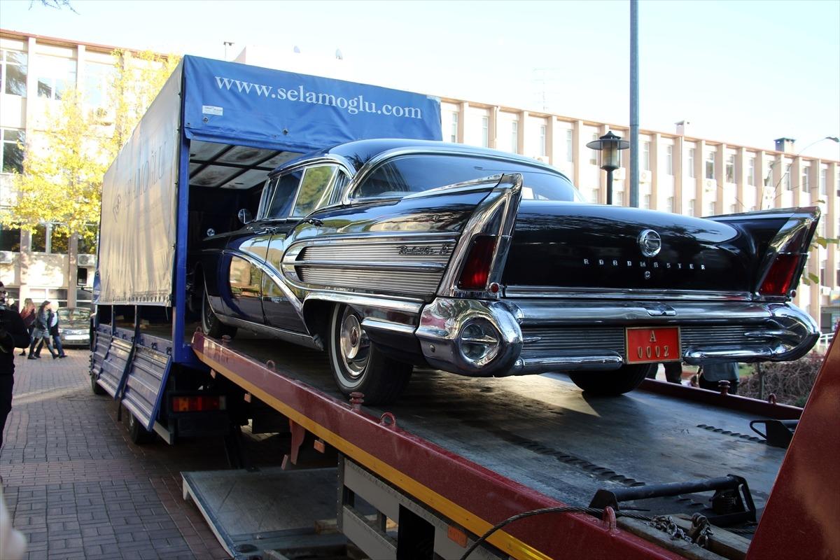 Merhum Başbakan Adnan Menderes'in makam aracı Aydın&rsquo;a getirildi