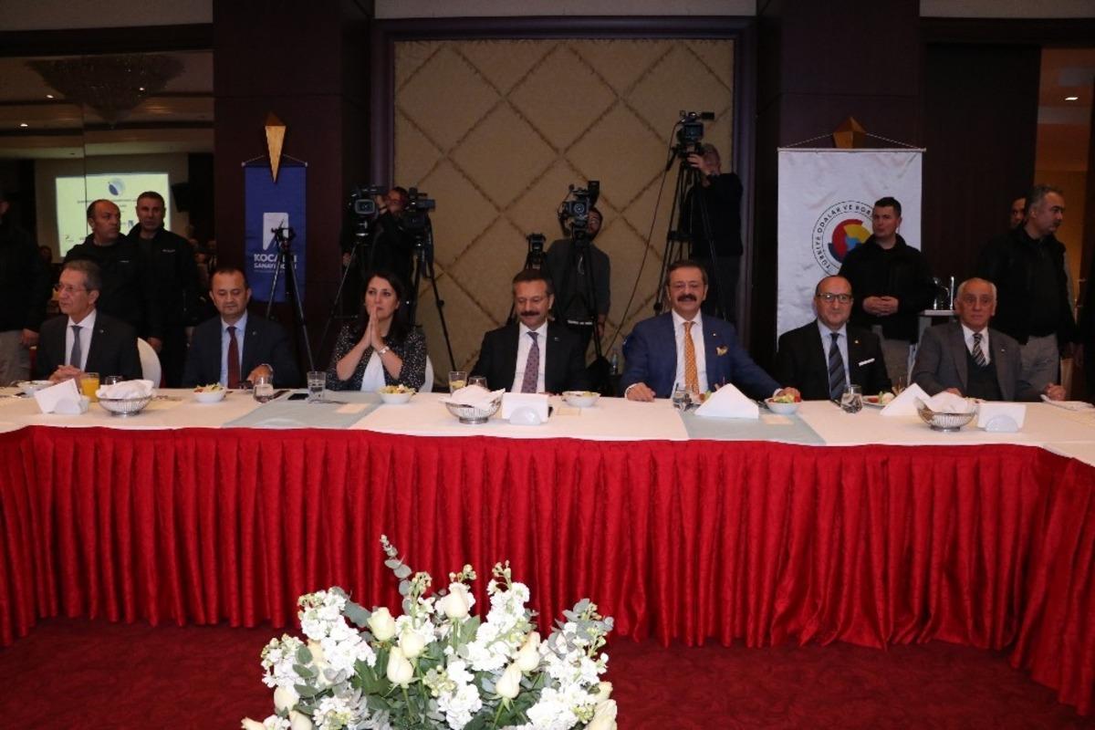 Rifat Hisarcıklıoğlu&rsquo;dan merkezlerini İstanbul&rsquo;a taşıyan firmalara eleştiri: