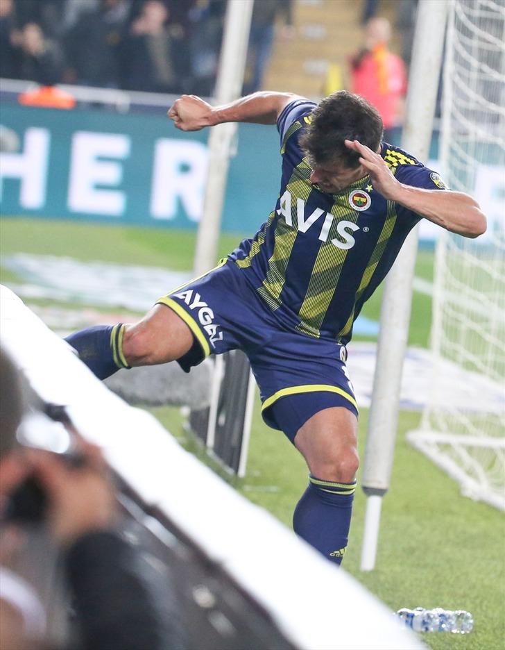 Fenerbahçe - Gençlerbirliği maçına damga vurdu! Emre Belözoğlu golü kaçırdı, panoyu tekmeledi G1