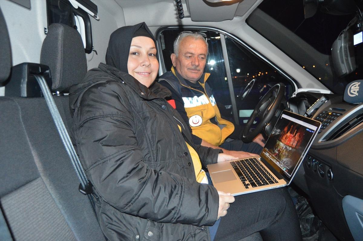 112 Acil Sağlık &ccedil;alışanları AA'nın "Yılın Fotoğrafları" oylamasına katıldı