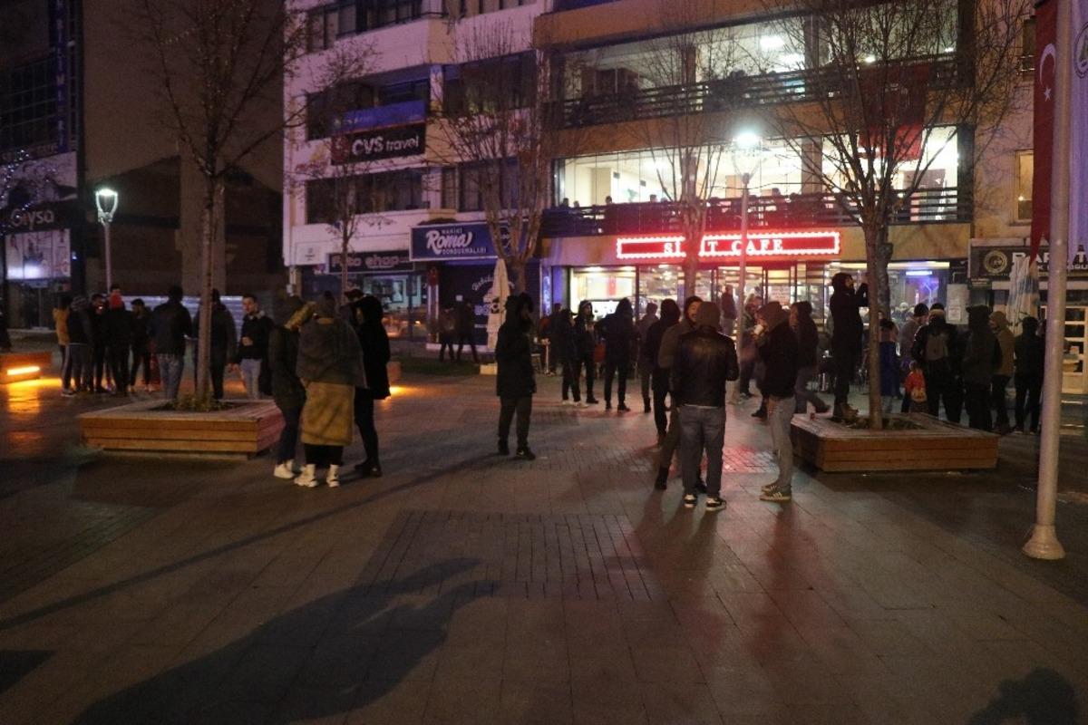 Son dakika! Bolu'da 3.6 b&uuml;y&uuml;kl&uuml;ğ&uuml;nde deprem