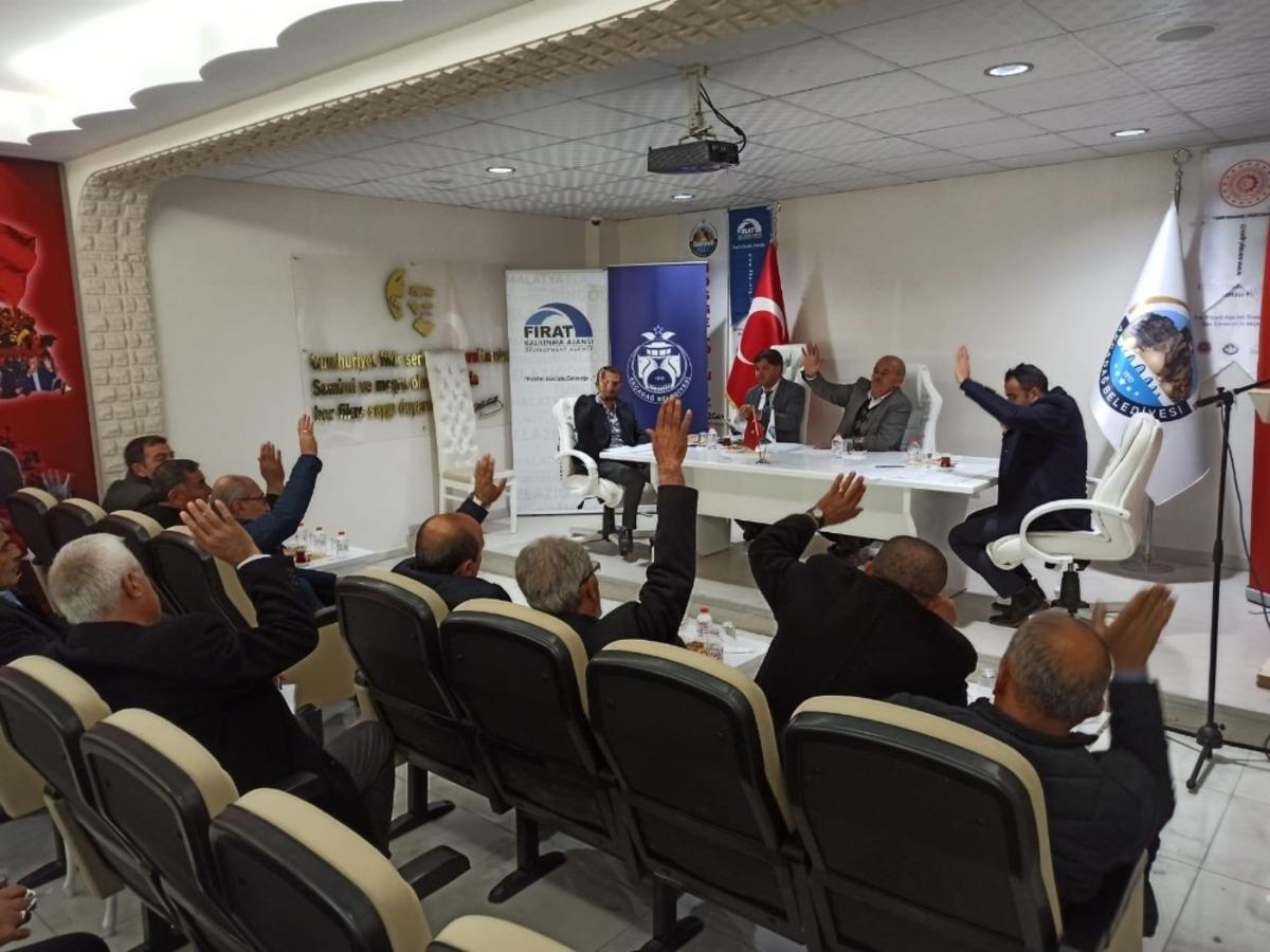 Ak&ccedil;adağ &Ouml;ren Mahallesi iki muhtarlığa ayrılıyor