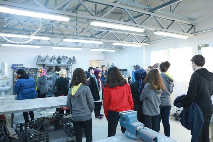 Bahçeşehir Koleji öğrencileri Düzce Üniversitesi’ni gezdi G2