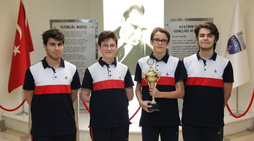 SANKO Okulları masa tenisinde il ikincisi oldu