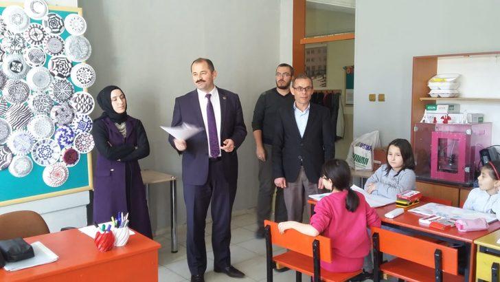 Belediye başkanının evinin kapısında şaşırtan not... Öğrenciler bıraktı G2