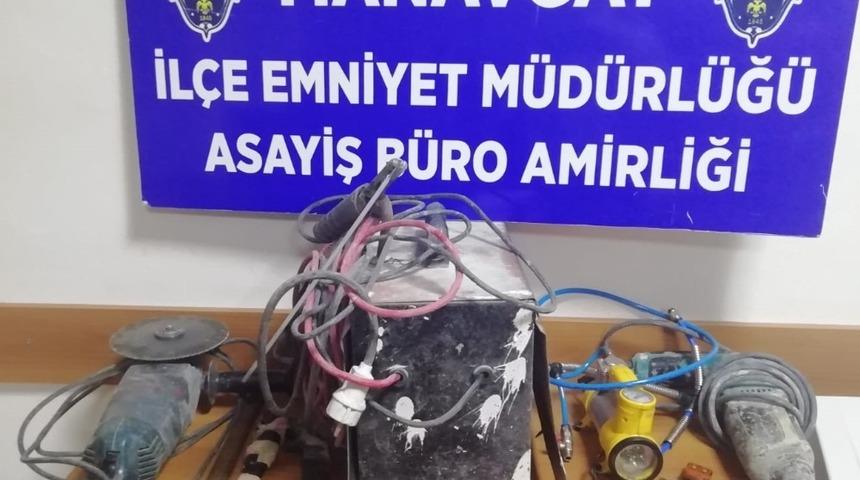 Antalya&rsquo;da 3 hırsızlık ş&uuml;phelisi tutuklandı