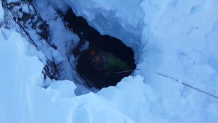 Uludağ'da kaybolan 2 dağcı için mağara ve kuyular aranıyor G3