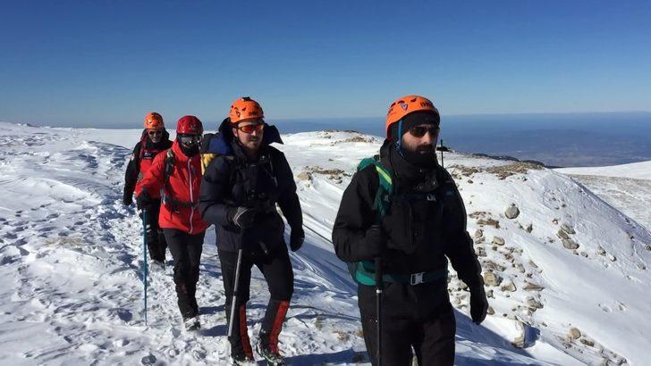 Uludağ'da kaybolan 2 dağcı için mağara ve kuyular aranıyor G5