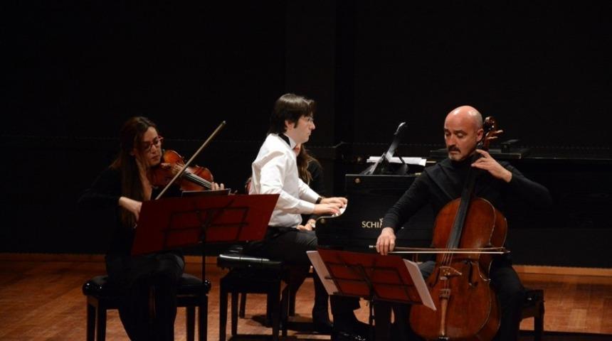 Oda Müziği Konseri müzikseverleri büyüledi