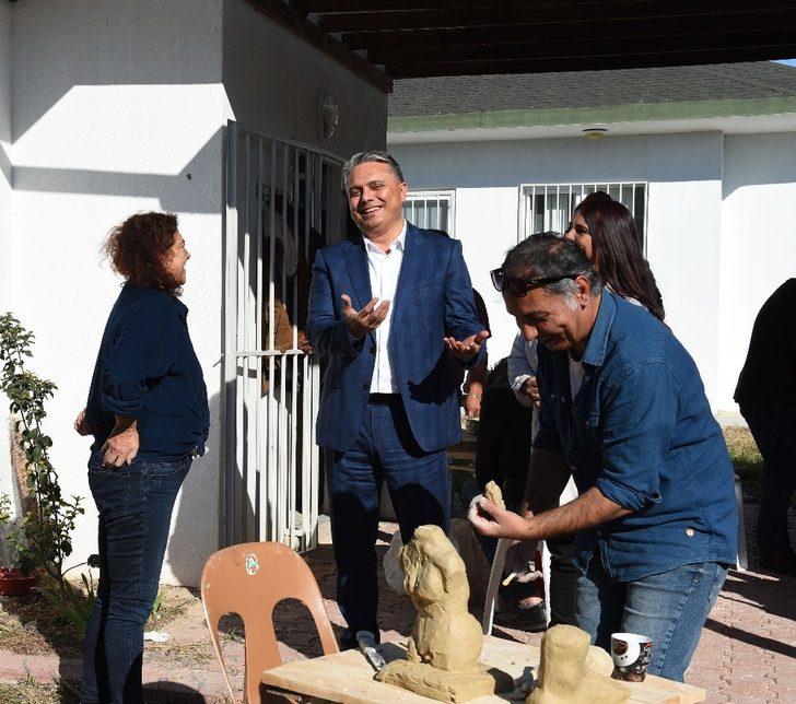 Uysal’dan sanat atolyelerine ziyaret G2