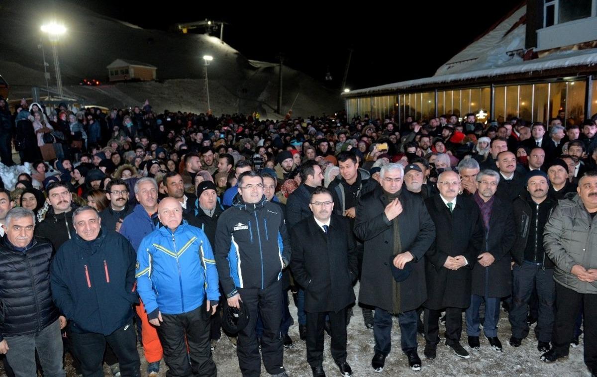 Vali Okay Memiş, &ldquo;Bug&uuml;n itibariyle efsane Paland&ouml;ken Kayak Merkezi&rsquo;mizde sezon a&ccedil;ılışımızı ger&ccedil;ekleştirdik"