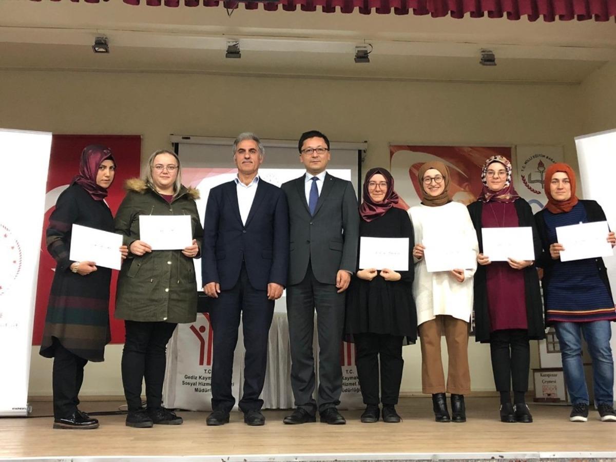 Gediz&rsquo;de &rsquo;Finansal okuryazarlık ve kadınların g&uuml;&ccedil;lenmesi&rsquo; paneli