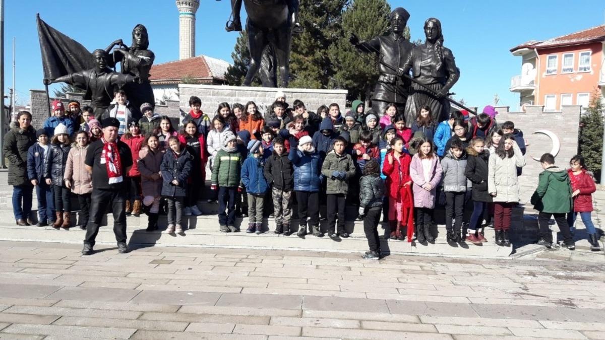 Dumlupınar&rsquo;a ziyaret&ccedil;i akını