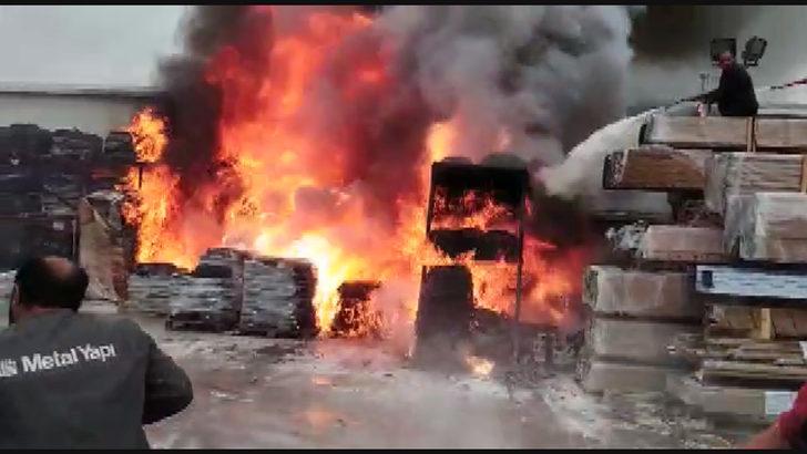 Çatalca'da korkutan fabrika yangını! G4