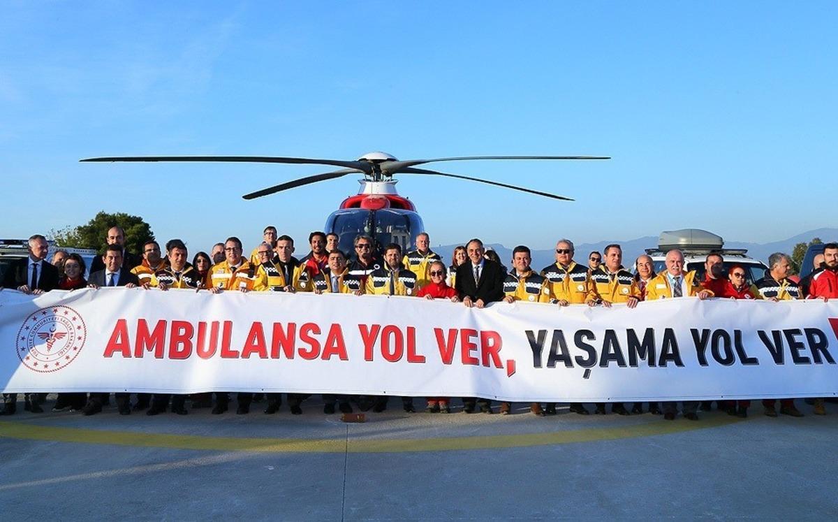 İzmir&rsquo;de 112&rsquo;nin 25. yılı kutlandı