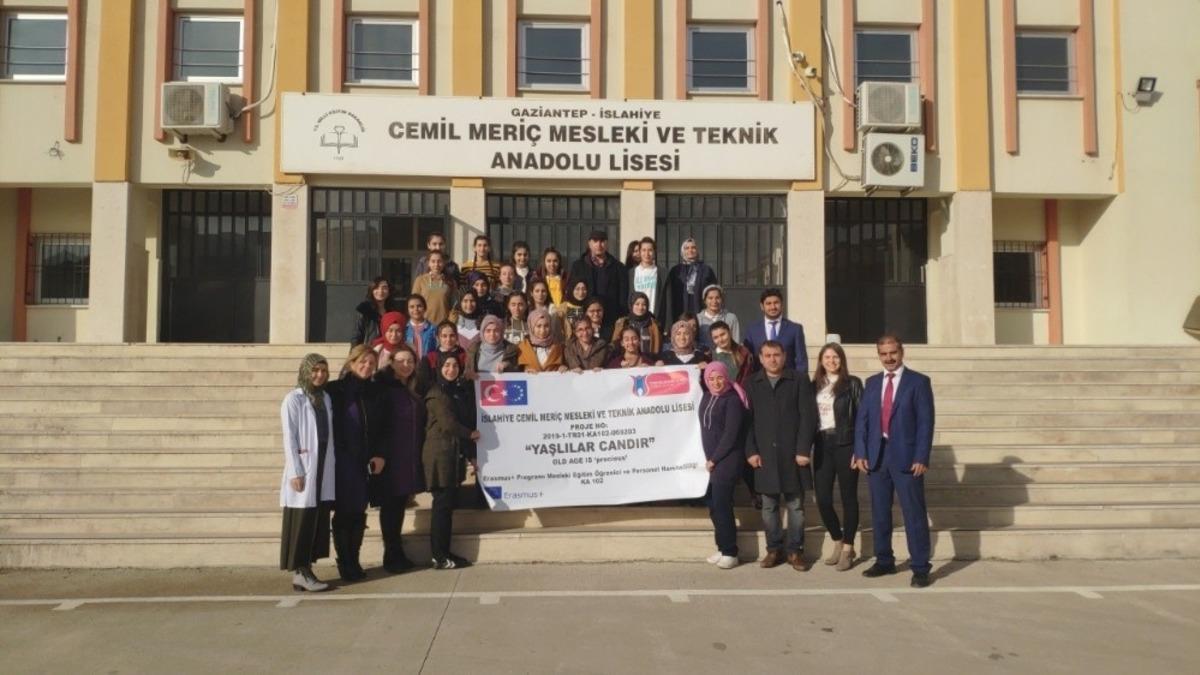 İslahiyeli &ouml;ğrenciler "Yaşlılar Candır" projesiyle Avrupa gidecek