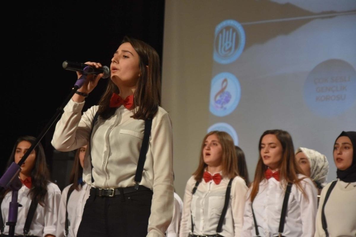 Lise &ouml;ğrencilerinden m&uuml;zik ş&ouml;leni