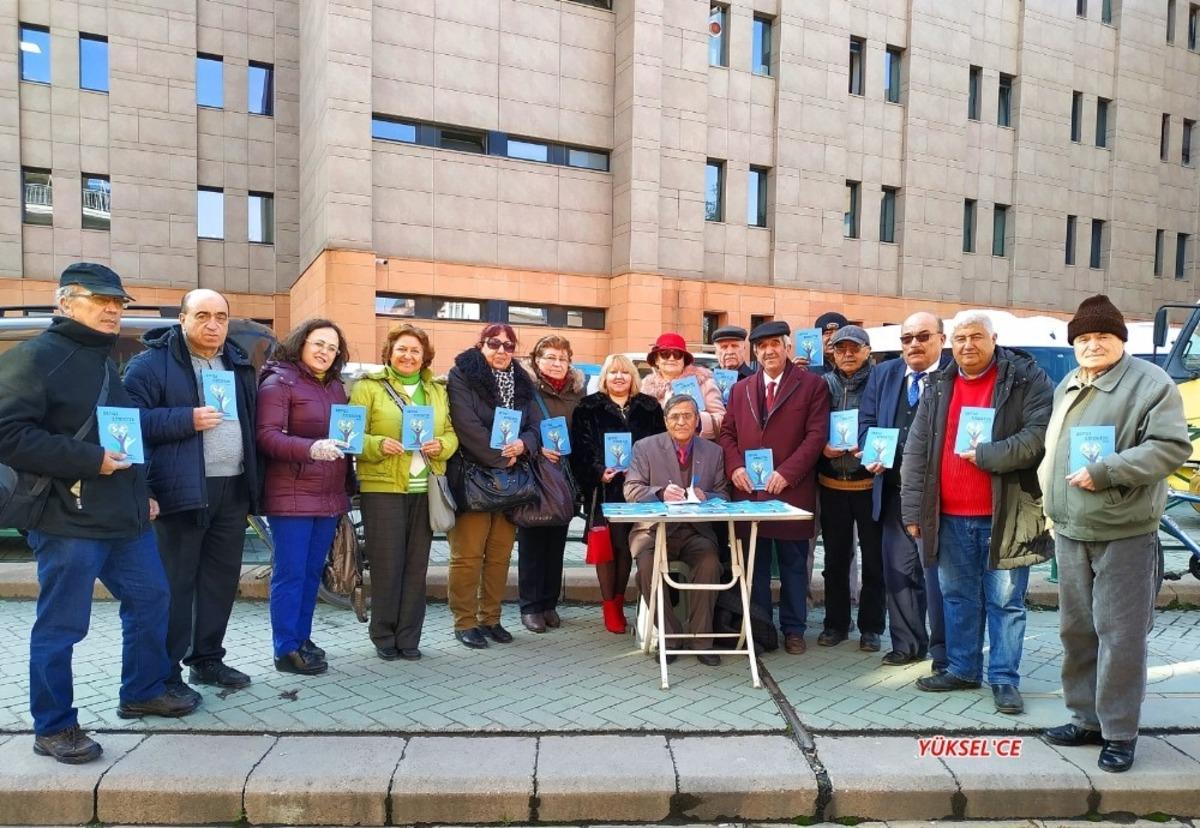 Eskişehirli şair Doğru&rsquo;nun &lsquo;Sevgi Emektir&rsquo; şiir kitabı okuyucularıyla buluştu