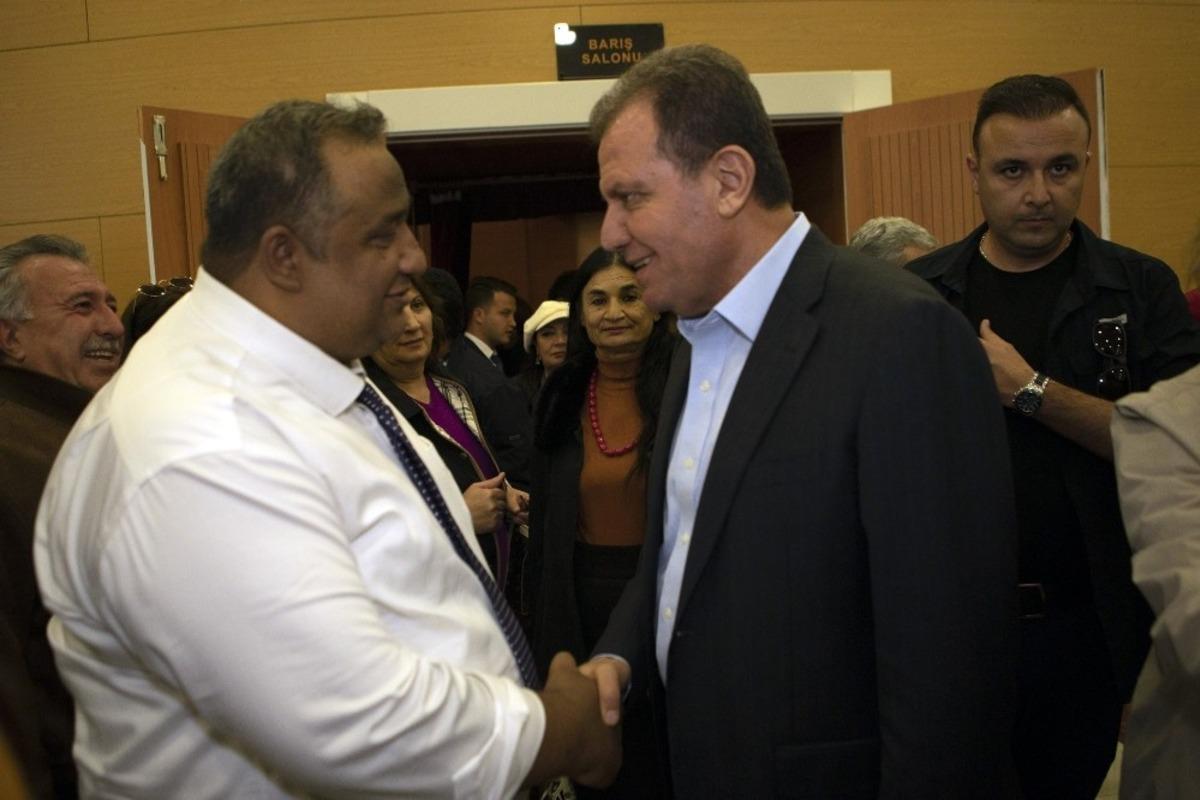 Se&ccedil;er: "Romanlar&rsquo;ın yaşam şartlarını d&uuml;zeltmez zorundayız"