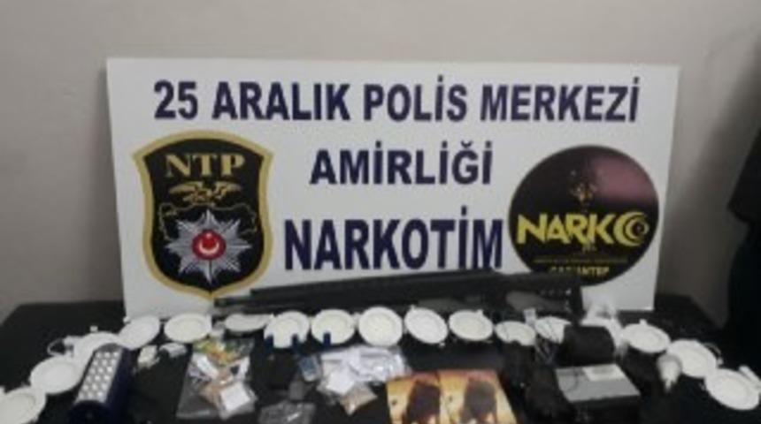Uyuşturucu satıcısı olduğu iddia edilen 5 kişi yakalandı