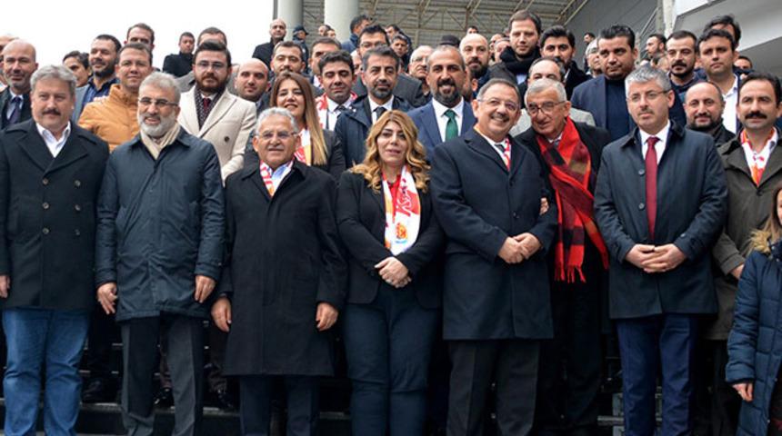 Kayserispor'da Berna Gözbaşı güven tazeledi