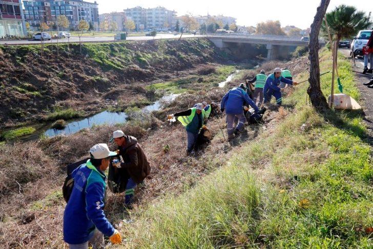 Edremit Çayı’nı birlikte temizlediler G4