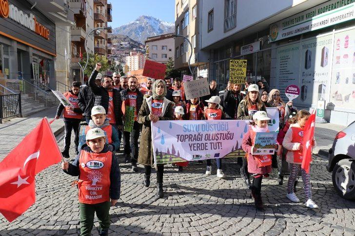 Gümüşhane’de TEMA Vakfı tarafından erozyona dikkat çekmek için yürüyüş düzenlendi G4